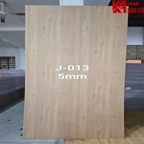 Tấm Ốp Than Tre Vân Gỗ GR 5mm-J 013
